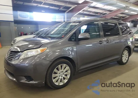 2015 Toyota Sienna Le z USA, uszkodzony, nr VIN 5TDJK3DC7FS105502
